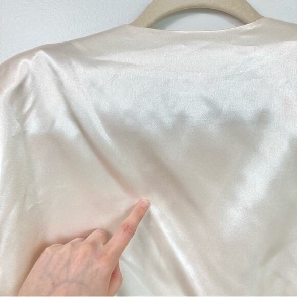 Vintage Deadstock Womens L Ivory Embroidered Satin Button Up Blouse Fairy Angel - Picture 8 of 8